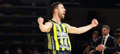 Melih Mahmutoğlu bir yıl daha Fenerbah&ccedil;e Beko&rsquo;da