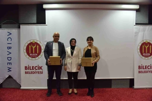 Meme kanseri farkındalık konferansı d&uuml;zenlendi
