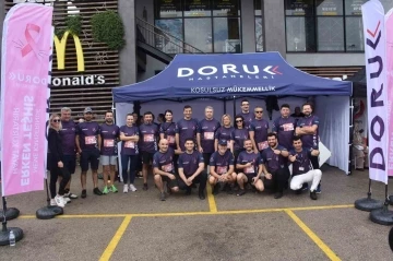 Meme kanserine dikkat &ccedil;ekmek i&ccedil;in koştular
