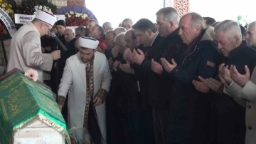 Memleket Partisi Genel Başkan Yardımcısı &Ouml;zel, kızını son yolcuğuna uğurladı
