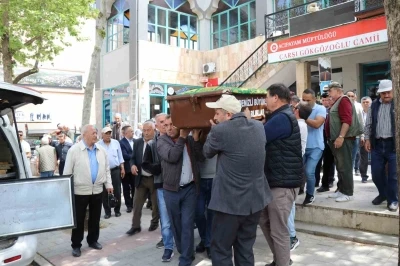 Memleketine d&ouml;nerken kazada &ouml;len yaşlı adam son yolcuğuna uğurlandı
