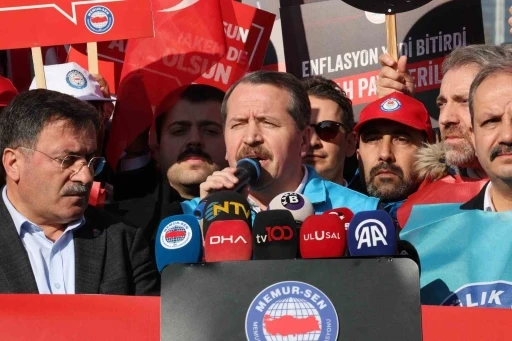 Memur-Sen Hazine ve Maliye Bakanlığı &ouml;n&uuml;nde refah payı talebinde bulundu
