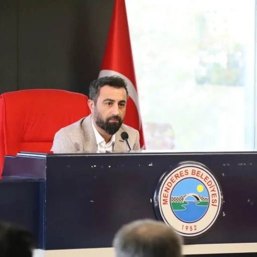 Menderes Belediye Başkan Yardımcısı S&ouml;nmez&rsquo;e yumruklu saldırı
