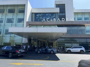 Merdivenlerden d&uuml;şen gazeteci Reha Muhtar hastaneye kaldırıldı
