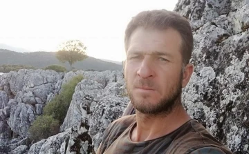 Mermer ocağında hafriyat kamyonu devrildi: 1 &ouml;l&uuml;
