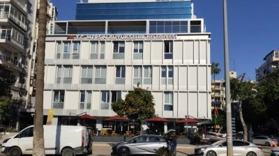 Mersin B&uuml;y&uuml;kşehir Belediyesi'ne operasyon: G&ouml;zaltılar var