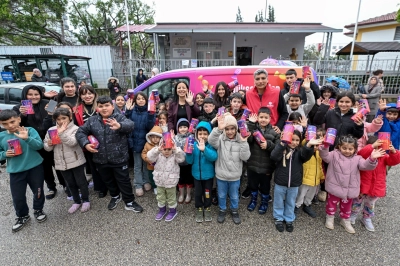 Mersin B&uuml;y&uuml;kşehir&rsquo;den 13 İl&ccedil;ede 60 Bin &Ccedil;ocuğa Bayram Hediyesi