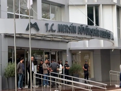 Mersin'de 2'si belediye başkanı 16 kişi tutuklandı