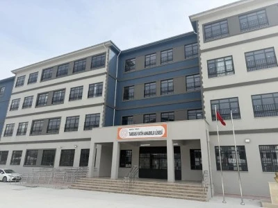 Mersin'de bir lise &ouml;ğrencisi silahla yakalandı