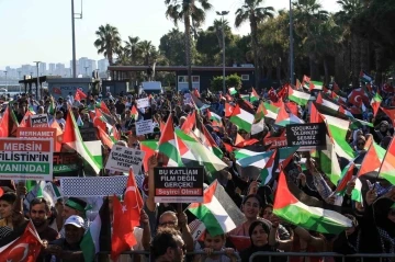 Mersin&rsquo;de &rsquo;B&uuml;y&uuml;k Filistin Mitingi&rsquo; d&uuml;zenlendi
