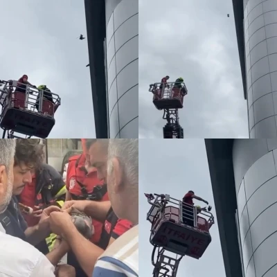 Mersin&rsquo;de &ccedil;atıda mahsur kalan g&uuml;vercini itfaiye kurtardı
