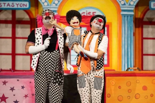 Mersin&rsquo;de &rsquo;&Ccedil;ocuklar İ&ccedil;in Yarıyıl Tiyatro Şenliği&rsquo; d&uuml;zenlendi
