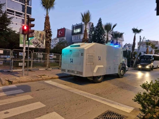 Mersin&rsquo;de DEM Partili Akdeniz Belediye Başkanı g&ouml;zaltına alındı
