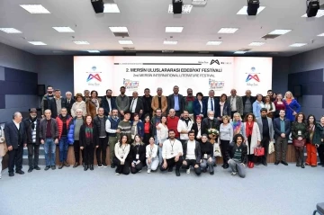 Mersin&rsquo;de edebiyat r&uuml;zgarı esti
