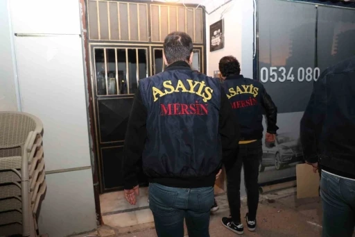Mersin&rsquo;de eş zamanlı operasyon, aranan 97 şahıs yakalandı
