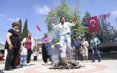 Mersin&rsquo;de Hıdırellez coşkuyla kutlandı
