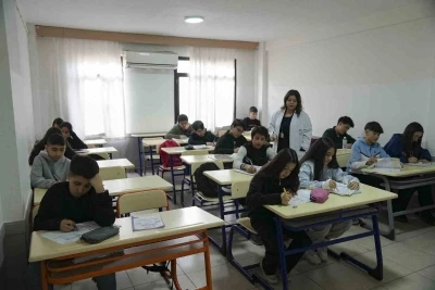 Mersin&rsquo;de &ouml;ğrencilere &uuml;cretsiz eğitim desteği