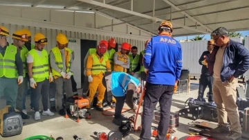 Mersin&rsquo;de ormancılara "Depremde Arama Kurtarma Eğitimi" verildi
