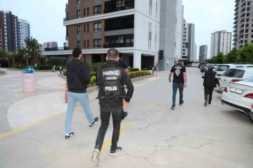 Mersin&rsquo;de siber polisinden &ccedil;ifte operasyon: 5 g&ouml;zaltı
