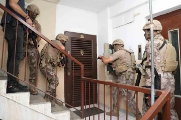 Mersin&rsquo;de yasa dışı bahis &ccedil;etesi &ccedil;&ouml;kertildi: 18 tutuklama
