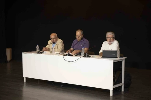 Mersin&rsquo;de &rsquo;Yaşar Kemal Sanat G&uuml;nleri&rsquo; paneli d&uuml;zenlendi
