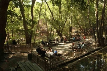 Mersin Mut&rsquo;ta doğan g&uuml;zellik: Karaekşi mesire alanı
