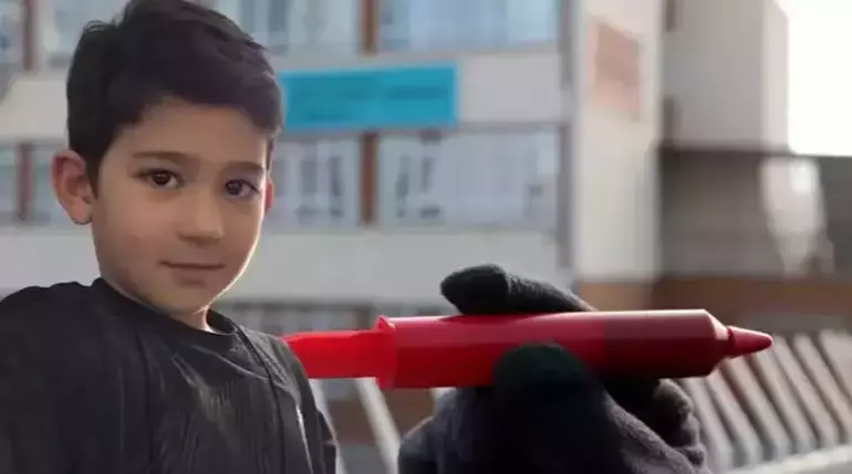 Mert'in şırınga &ccedil;ikolatadan &ouml;l&uuml;m&uuml;...