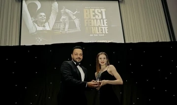 Merve Din&ccedil;el Kavurat, 2023 yılının en iyi tekvandocusu se&ccedil;ildi
