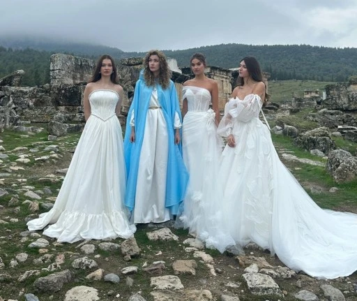 Meryem Ana temalı kıyafet Hierapolis ve Efes&rsquo;te sergilendi