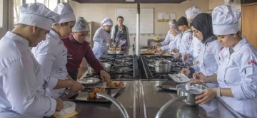 Meslek liselerinden &uuml;lke ekonomisine 1 milyar 650 milyonu aşkın katkı