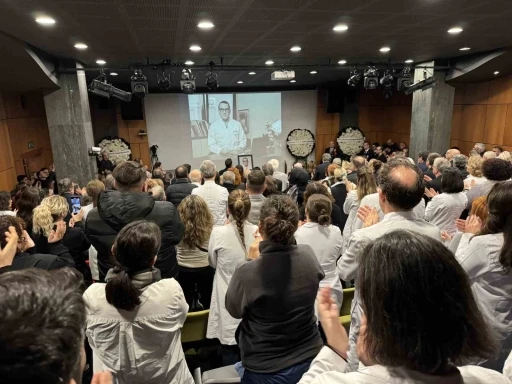 Meslektaşlarından Amerikan Hastanesi Başhekimi Dr. İsmail Bozkurt&rsquo;a g&ouml;z&uuml; yaşlı veda
