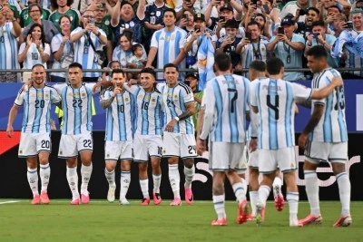 Messi'nin tarihe ge&ccedil;tiği ma&ccedil;ta son şampiyon galibiyetle başladı