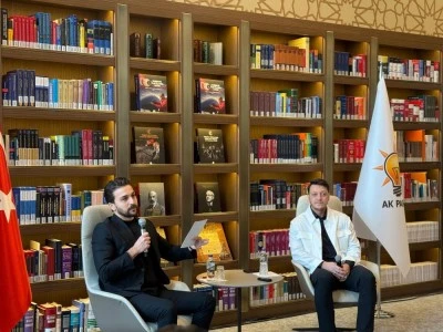 Mesut &Ouml;zil, telefonundaki en &uuml;nl&uuml; ismi a&ccedil;ıkladı