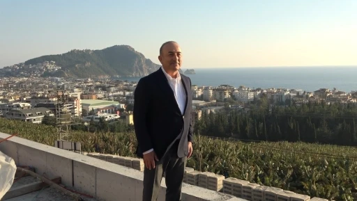 Mevl&uuml;t &Ccedil;avuşoğlu: "Suriye&rsquo;nin istikrarı i&ccedil;in herkesin atılan olumlu adımları desteklemesi gerekiyor"
