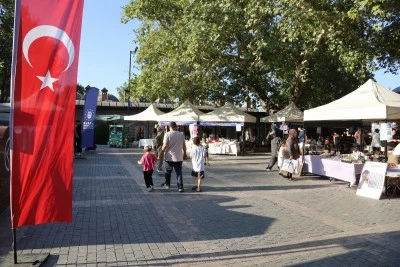 &lsquo;&rsquo;Meydan Kadınların&rsquo;&rsquo; pazarına b&uuml;y&uuml;k ilgi