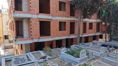 Mezarlık manzaralı sıfır daireler