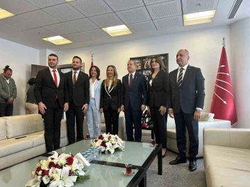 MHP&rsquo;den CHP&rsquo;ye bayram ziyareti