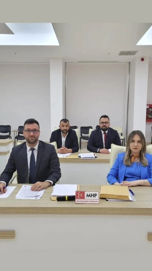 MHP&rsquo;den şehit &ouml;ğretmen Hayati Kapukaya&rsquo;ya ahde vefa