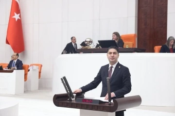 MHP Genel Başkan Yardımcısı &Ouml;zdemir: "İsve&ccedil;, deve iğne deliğinden ge&ccedil;inceye kadar NATO&rsquo;ya &uuml;ye olamayacaktır&rdquo;
