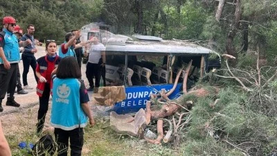 Midib&uuml;s şarampole u&ccedil;tu: 28 yaralı