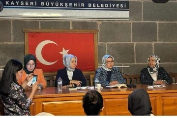Milletvekili Ayşe B&ouml;h&uuml;rler, Yazarlar Birliği Şiir Programı&rsquo;na konuk oldu
