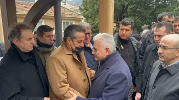 Milletvekili Faruk &Ccedil;elik&rsquo;in annesi kılınan cenaze namazı sonrası toprağa verildi
