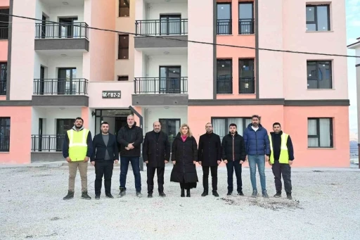 Milletvekili &Ouml;lmeztoprak, Bah&ccedil;ebaşı şantiye alanını inceledi
