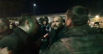 Milletvekilleri Borusan Lojistik&rsquo;te ki iş&ccedil;i krizini &ccedil;&ouml;zmek i&ccedil;in bir araya geldi : 4 iş&ccedil;i tekrar alındı