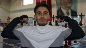 Milli boks&ouml;r Samet, Avrupa'dan sonra g&ouml;z&uuml;n&uuml; d&uuml;nya şampiyonluğuna dikti: