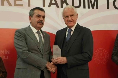 Milli Eğitim Bakanı Tekin, 55 okul yaptıran 44 hayırseverlerle buluştu
