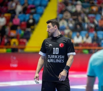 Milli hentbolcu Yakup Yaşar Simsar, CSM Focsani&rsquo;ye transfer oldu
