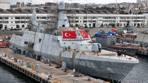 Milli karakol gemisi TCG AKHİSAR yerli ve milli silah sistemleriyle dikkat &ccedil;ekiyor
