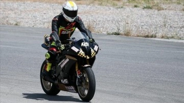 Milli motosiklet&ccedil;ilerden Furkan Eryılmaz ve Muammer Nuri Karakaya, şampiyon oldu