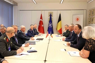 Milli Savunma Bakanı G&uuml;ler Bel&ccedil;ika Savunma Bakanı Francken ile g&ouml;r&uuml;şt&uuml;
